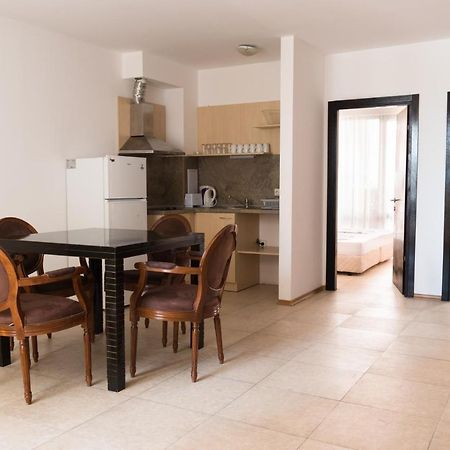 Vm Apartments Robinson Beach Поморие Экстерьер фото