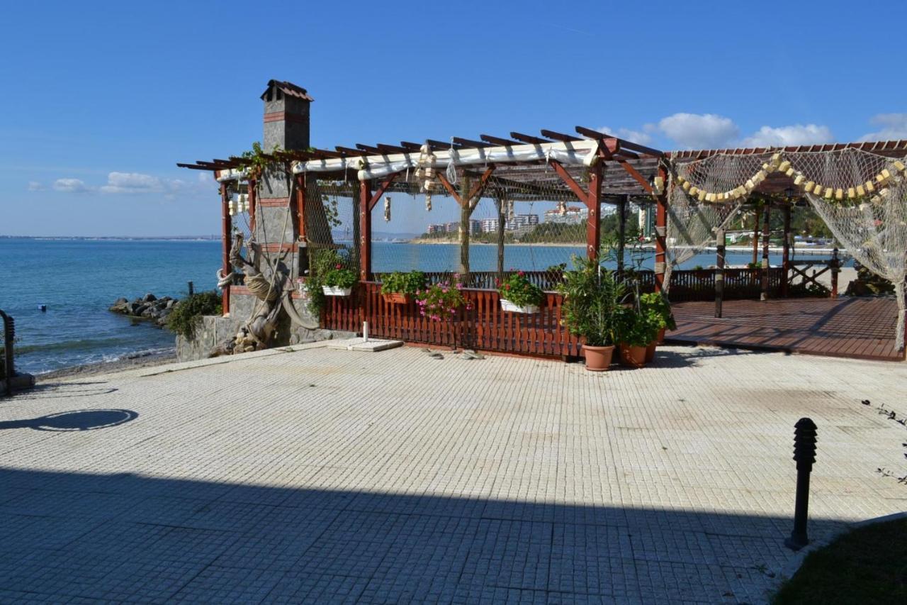 Vm Apartments Robinson Beach Поморие Экстерьер фото