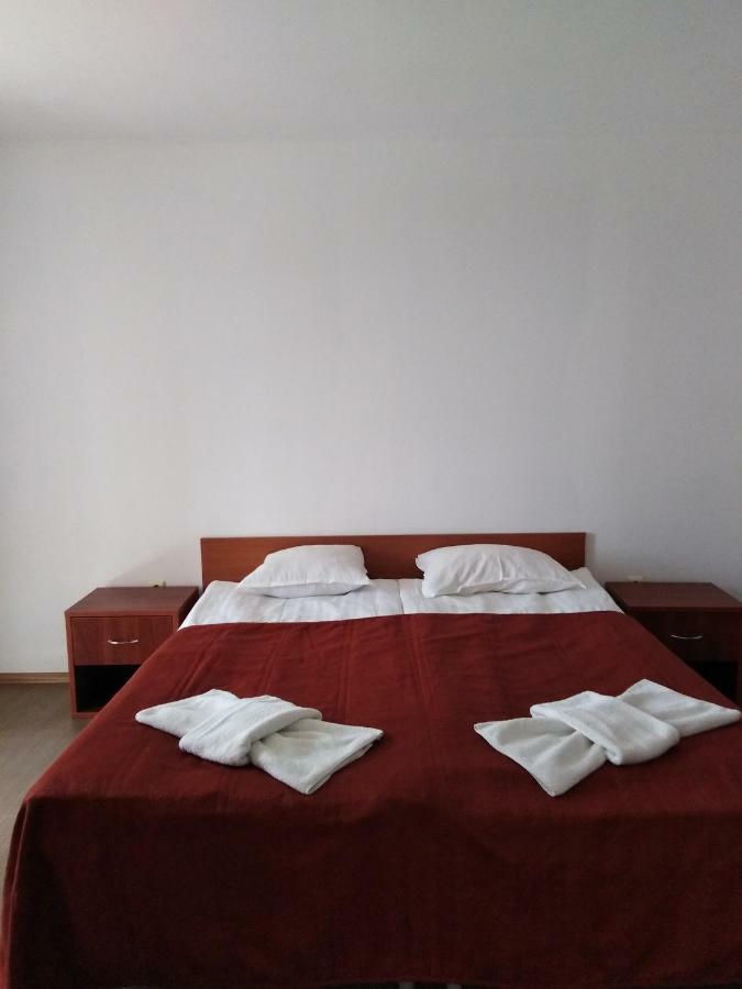 Vm Apartments Robinson Beach Поморие Экстерьер фото