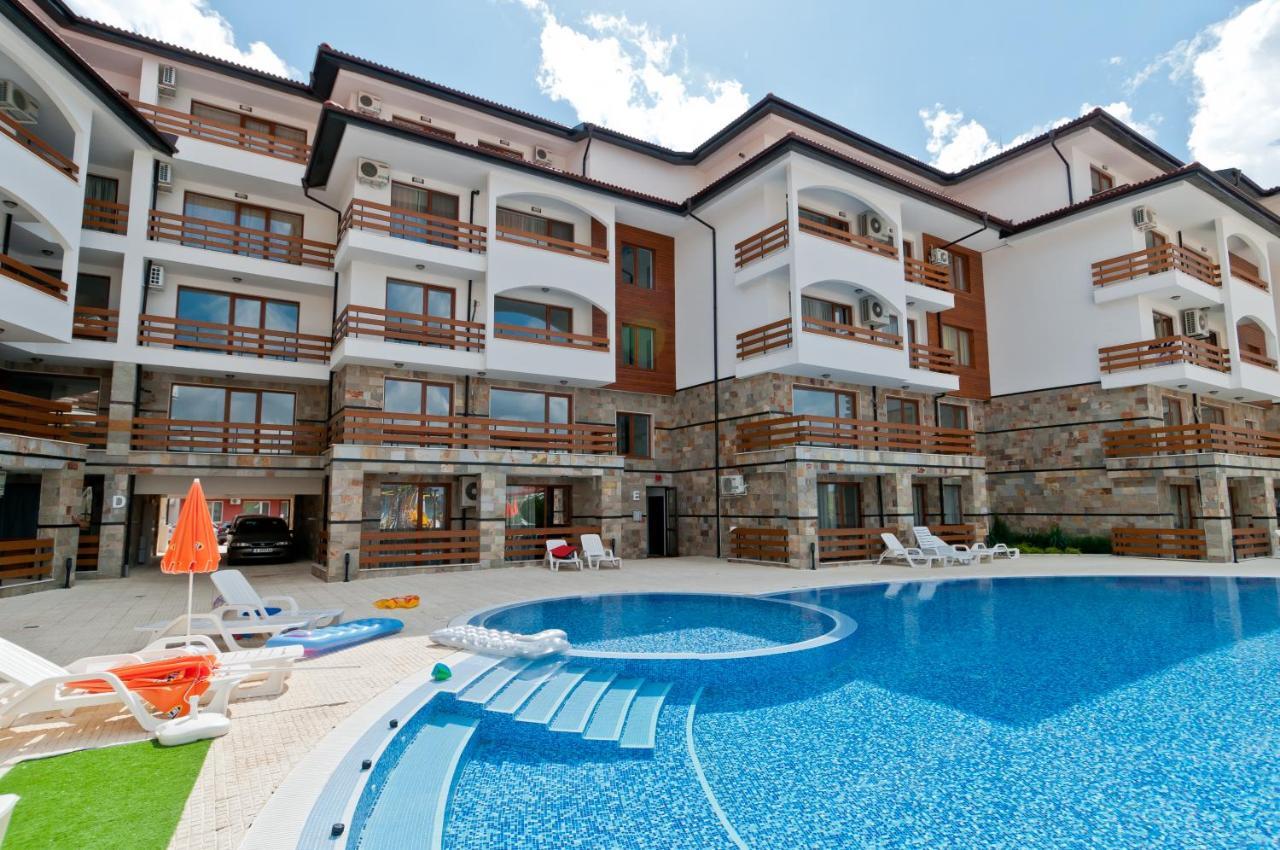 Vm Apartments Robinson Beach Поморие Экстерьер фото